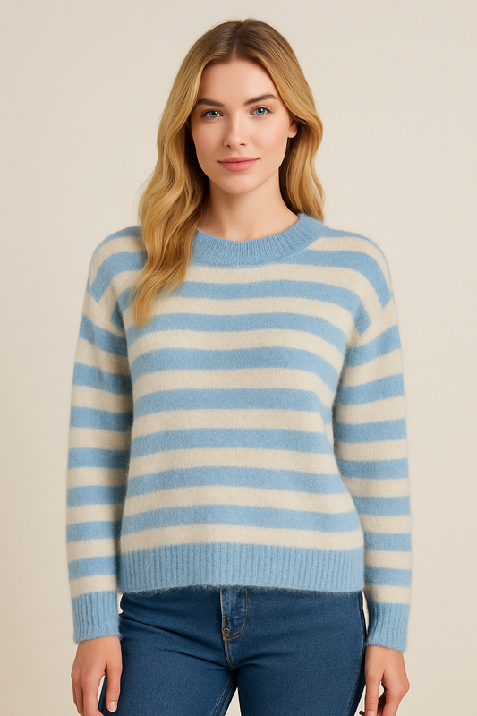 Gestreifter Strickpullover – Hellblau & Cremeweiß