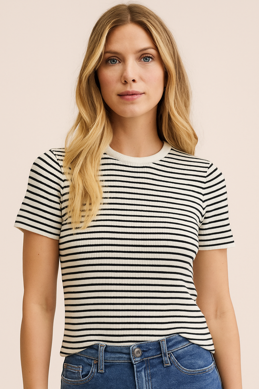 T-Shirt mit Streifen – Rippstrick, Kurzarm, Rundhalsausschnitt (Schwarz-Weiß)