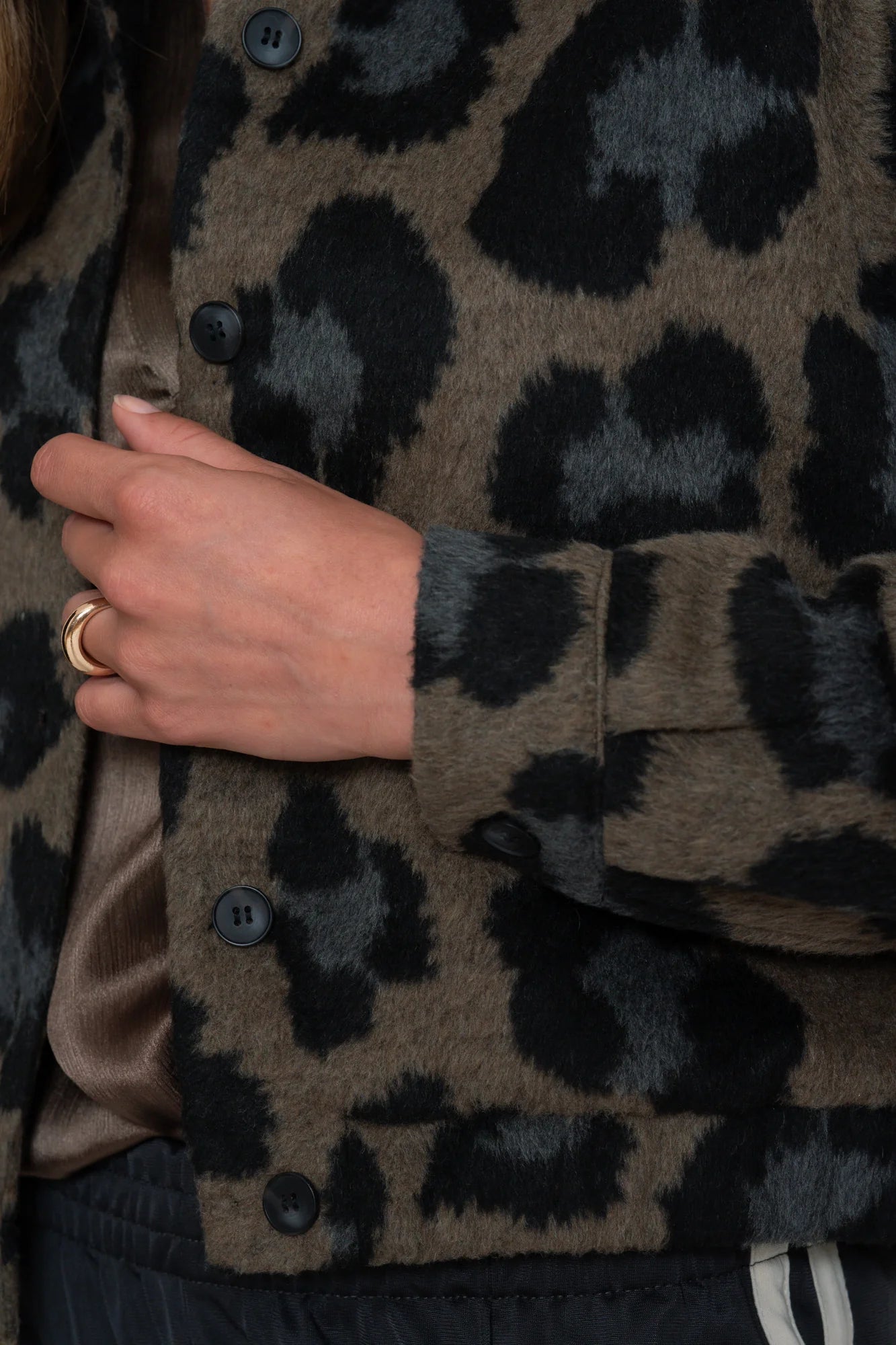 Geisha Damen-Kurzjacke mit Animalprint und klassischem Kragen